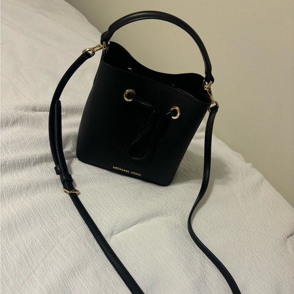 Michael Kors XS Suri Mini Bucket Crossbody Drawstring Shoulder bag - Picture 5 of 6